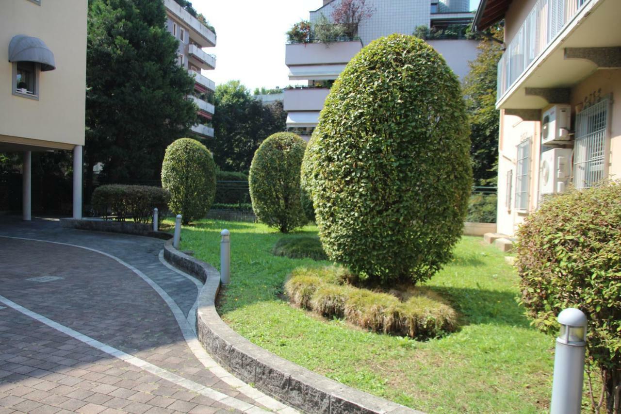 Parco Di Monza Apartment Exteriör bild